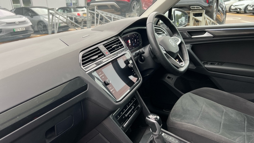Used Volkswagen Tiguan 2022 for sale - 76872676: Photo 2