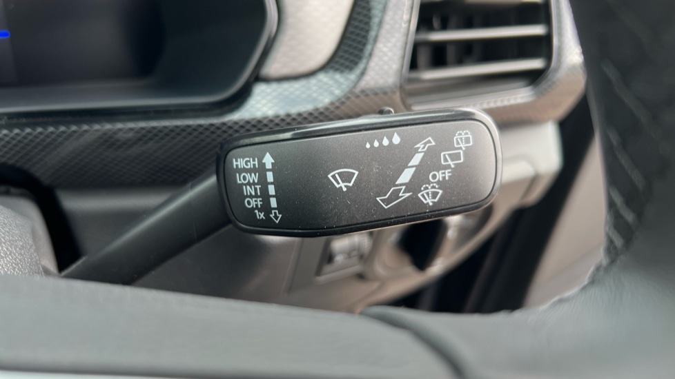 Used Volkswagen T-Cross 2025 for sale - 76873826: Photo 32