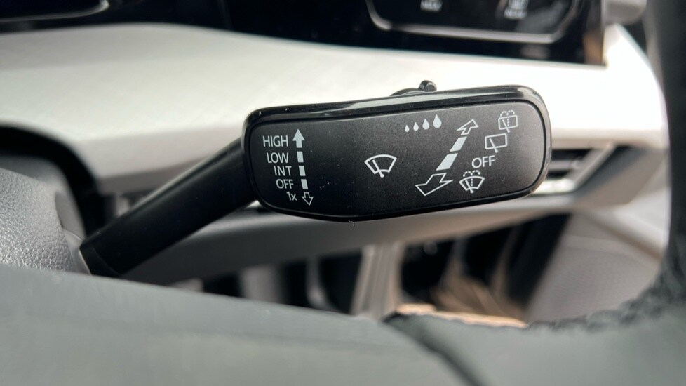 Used Volkswagen Golf 2025 for sale - 76328136: Photo 32