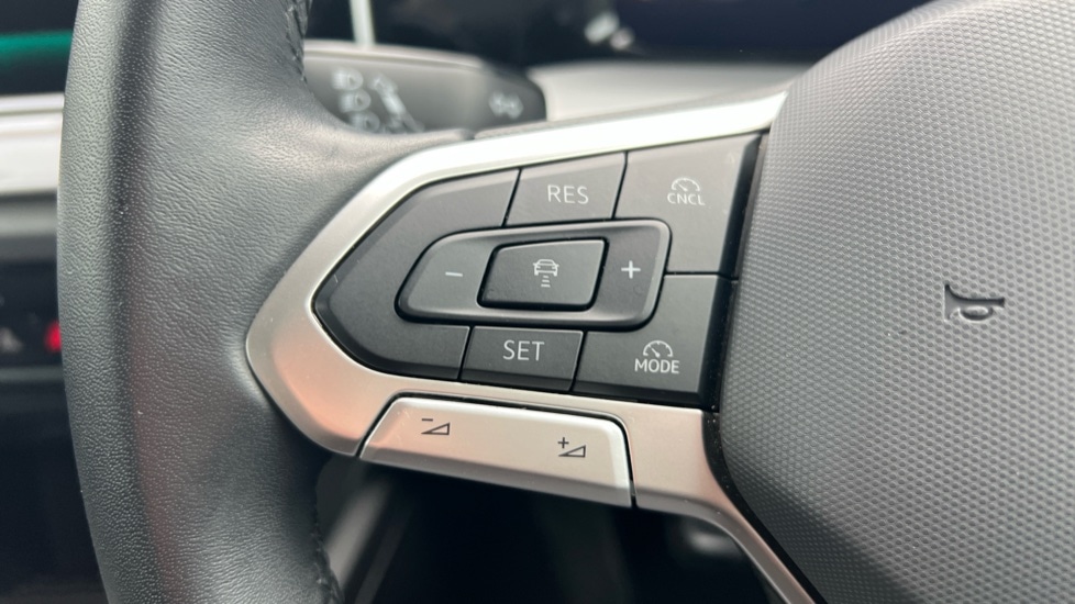 Used Volkswagen Golf 2024 for sale - 76873431: Photo 31