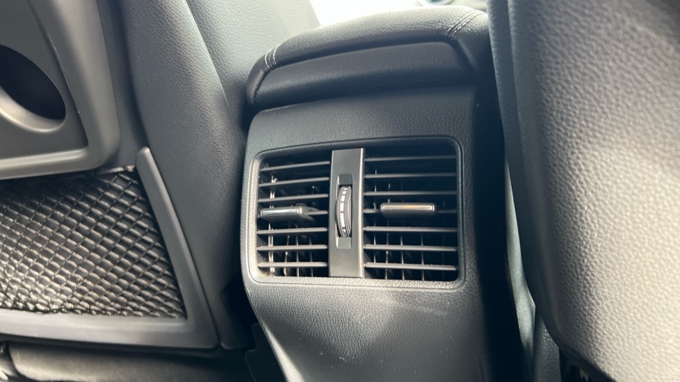 Used Mercedes-Benz B Class 2015 for sale - 76420412: Photo 33