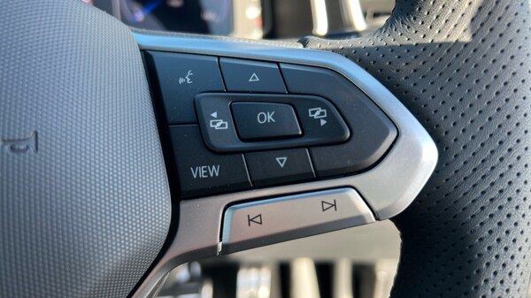 Used Volkswagen T-Roc 2025 for sale - 76328390: Photo 30