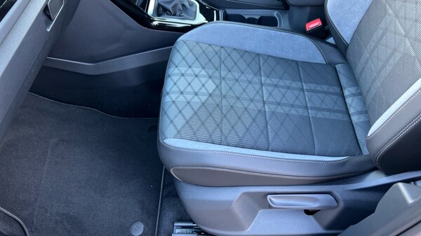 Used Volkswagen T-Roc 2025 for sale - 76328390: Photo 39