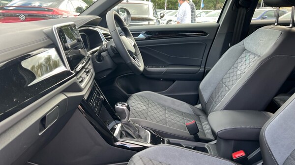 Used Volkswagen T-Roc 2025 for sale - 76328213: Photo 28