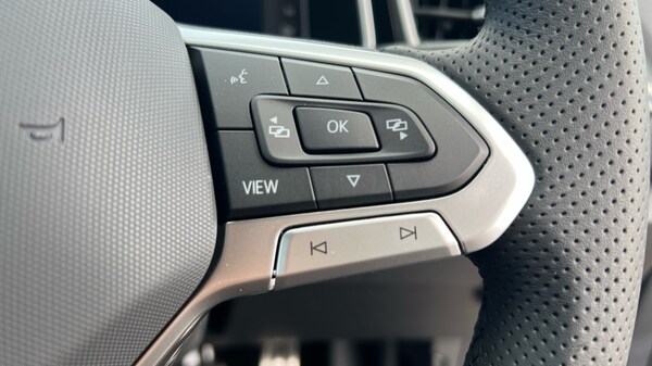 Used Volkswagen T-Roc 2025 for sale - 76328213: Photo 30