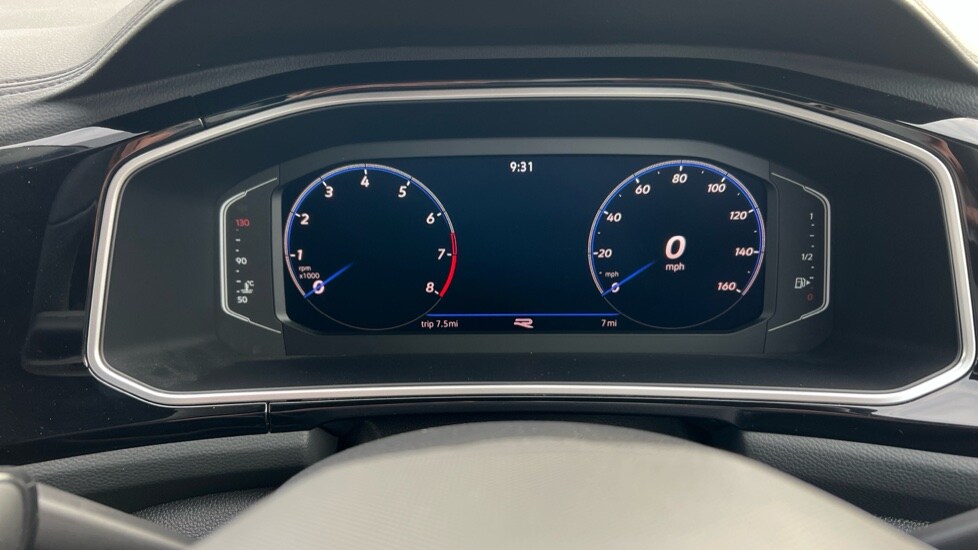 Used Volkswagen T-Roc 2025 for sale - 76870304: Photo 14