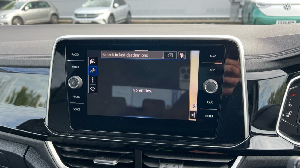 Used Volkswagen T-Roc 2025 for sale - 76870304: Photo 21