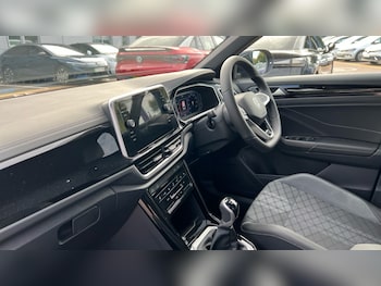 Used Volkswagen T-Roc 2025 for sale - 76870304: Photo