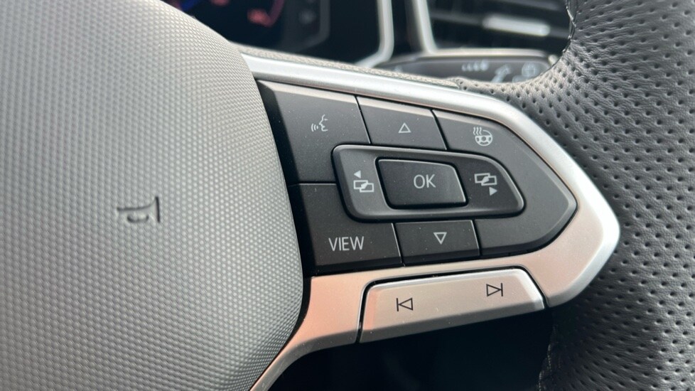 Used Volkswagen T-Roc 2025 for sale - 76870304: Photo 30