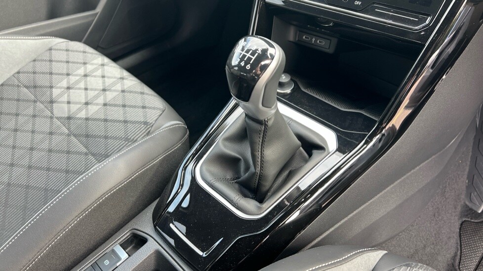 Used Volkswagen T-Roc 2025 for sale - 76870304: Photo 36