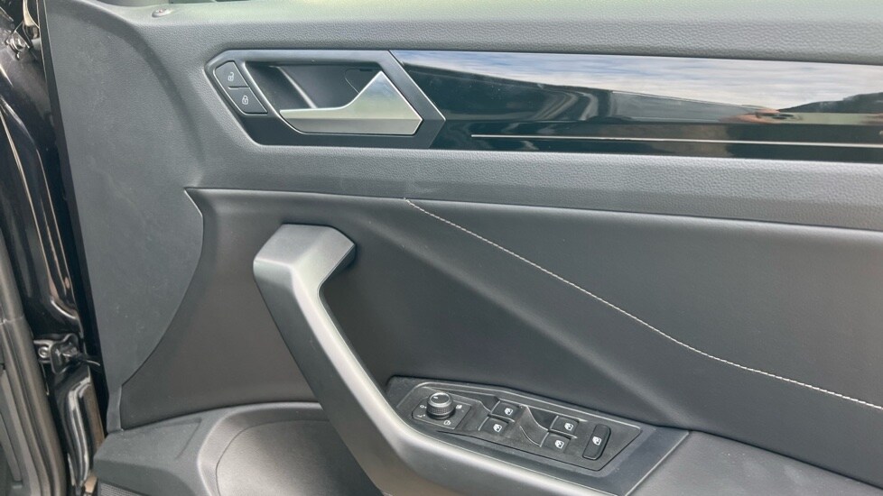 Used Volkswagen T-Roc 2025 for sale - 76870304: Photo 37