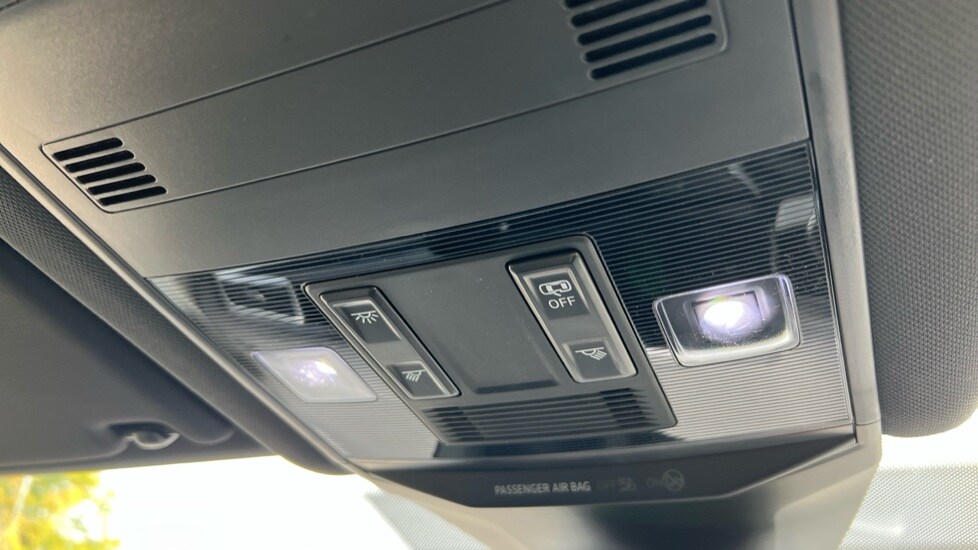 Used Volkswagen T-Roc 2025 for sale - 76870304: Photo 38