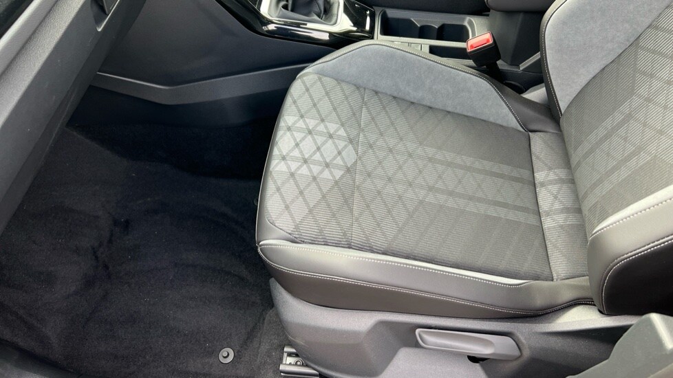 Used Volkswagen T-Roc 2025 for sale - 76870304: Photo 39