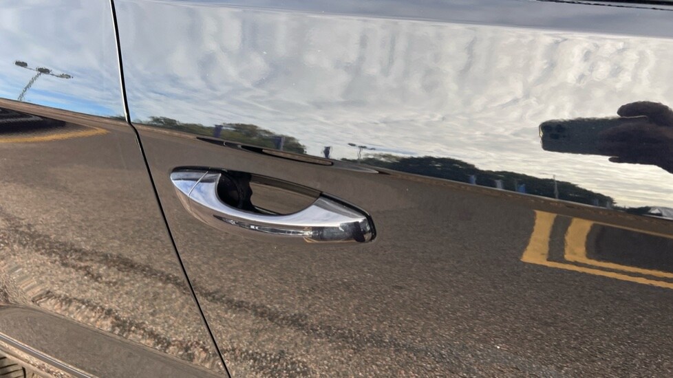 Used Volkswagen T-Roc 2025 for sale - 76870304: Photo 43