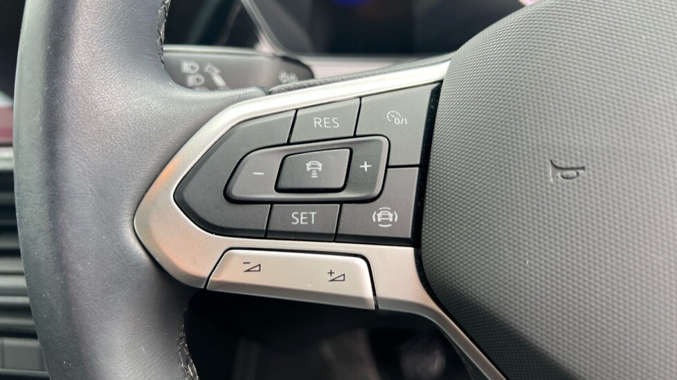 Used Volkswagen T-Cross 2023 for sale - 76008367: Photo 31