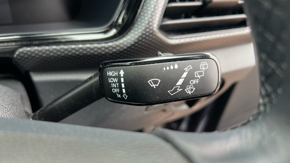 Used Volkswagen T-Cross 2023 for sale - 76008367: Photo 32