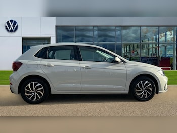 Used Volkswagen Polo 2023 for sale - 76458756: Photo