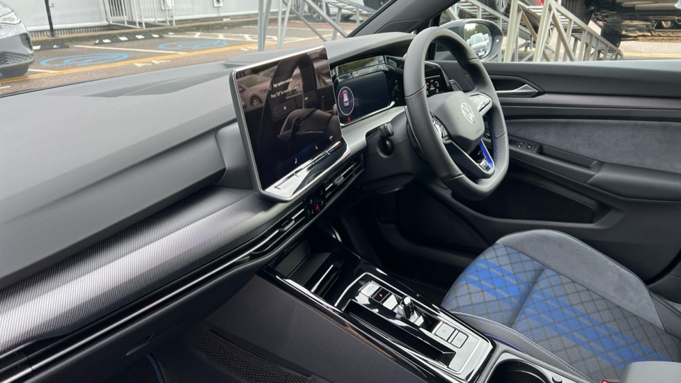 Used Volkswagen Golf 2025 for sale - 76586810: Photo 2