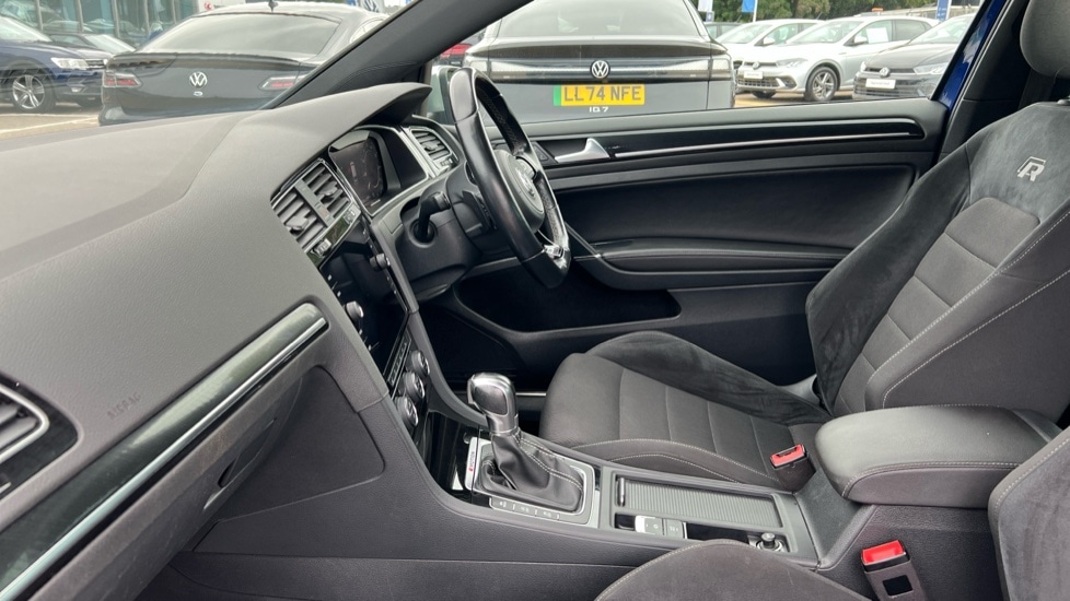 Used Volkswagen Golf 2018 for sale - 76487441: Photo 28