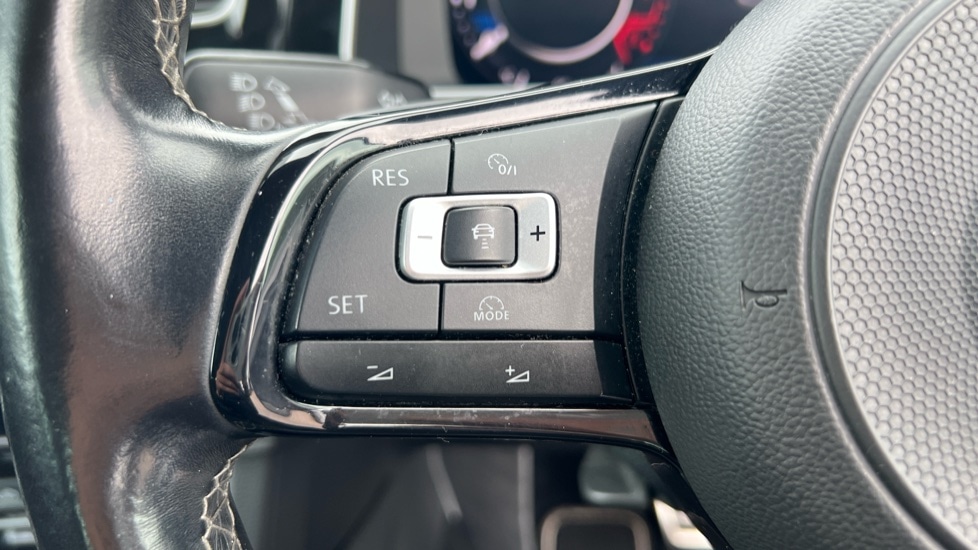 Used Volkswagen Golf 2018 for sale - 76487441: Photo 31