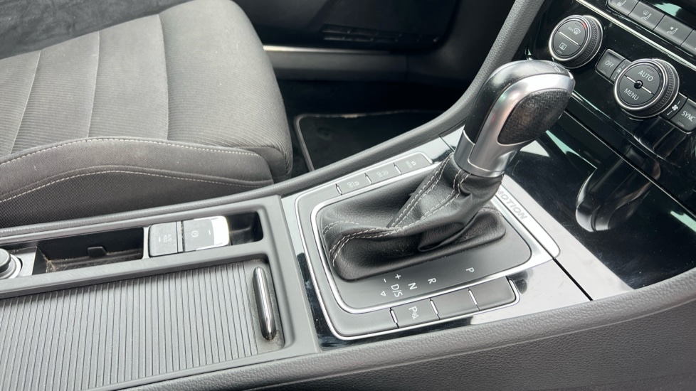 Used Volkswagen Golf 2018 for sale - 76487441: Photo 35