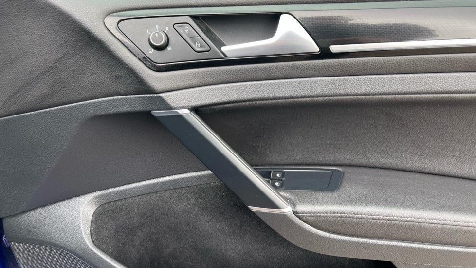 Used Volkswagen Golf 2018 for sale - 76487441: Photo 37