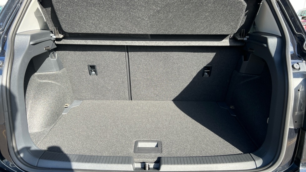 Used Volkswagen T-Cross 2025 for sale - 76328069: Photo 16