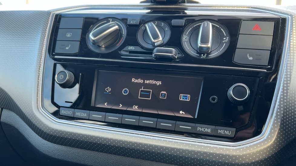 Used Volkswagen up! 2017 for sale - 76684372: Photo 24