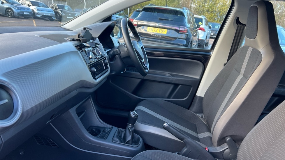 Used Volkswagen up! 2017 for sale - 76684372: Photo 28