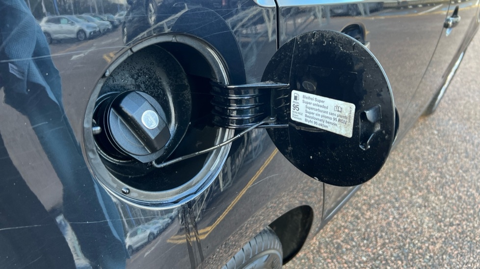 Used Volkswagen up! 2017 for sale - 76684372: Photo 29