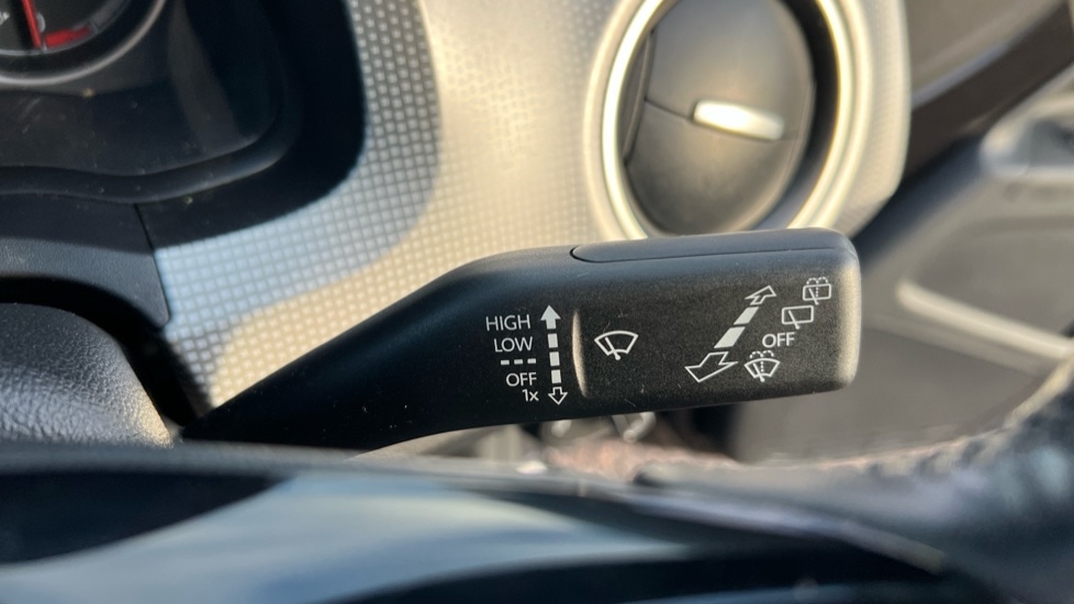 Used Volkswagen up! 2017 for sale - 76684372: Photo 32