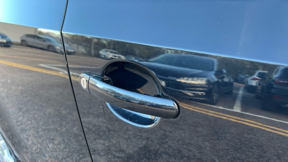 Used Volkswagen up! 2017 for sale - 76684372: Photo 42