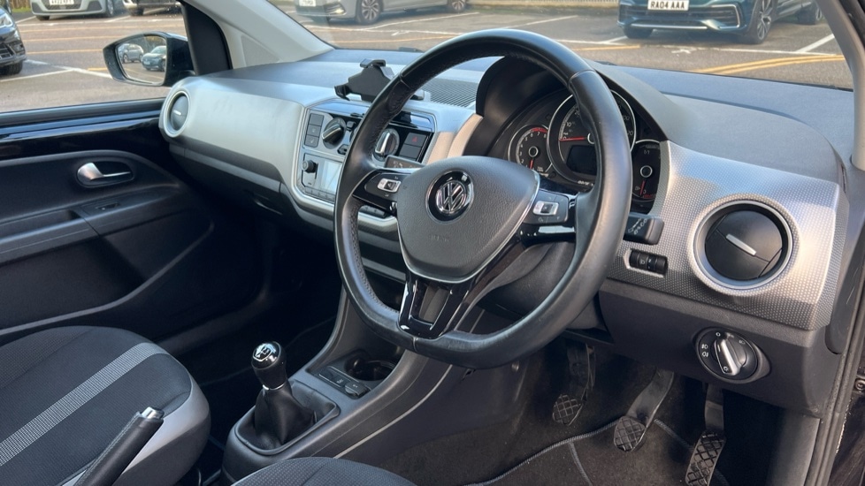 Used Volkswagen up! 2017 for sale - 76684372: Photo 6