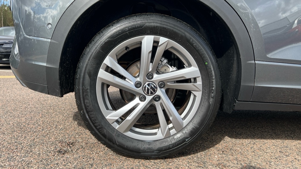 Used Volkswagen T-Roc 2025 for sale - 76870232: Photo 5