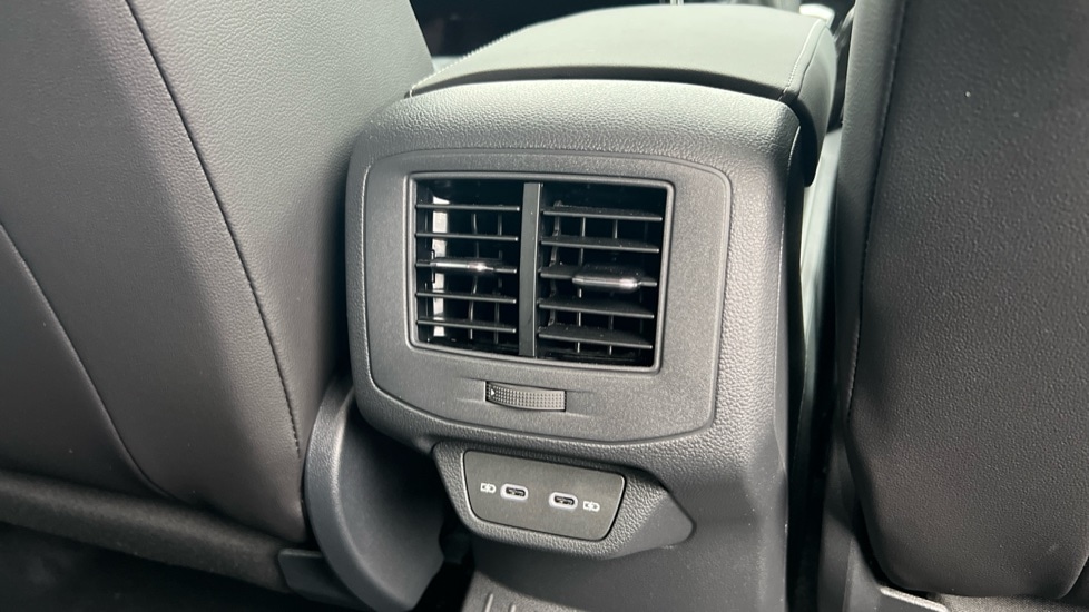 Used Volkswagen T-Roc 2025 for sale - 76328085: Photo 34