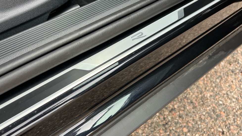 Used Volkswagen T-Roc 2025 for sale - 76328085: Photo 40
