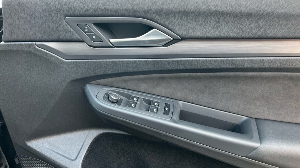 Used Volkswagen Golf 2024 for sale - 77057784: Photo 37