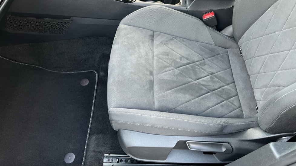 Used Volkswagen Golf 2024 for sale - 77057784: Photo 39