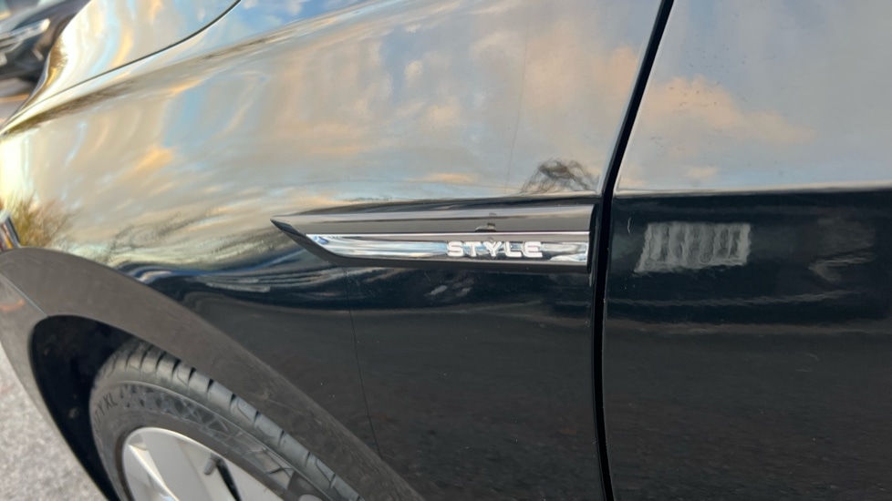 Used Volkswagen Golf 2024 for sale - 77057784: Photo 40