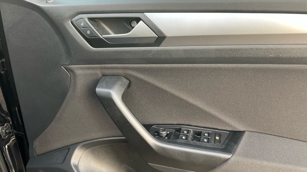 Used Volkswagen T-Roc 2023 for sale - 76526500: Photo 37