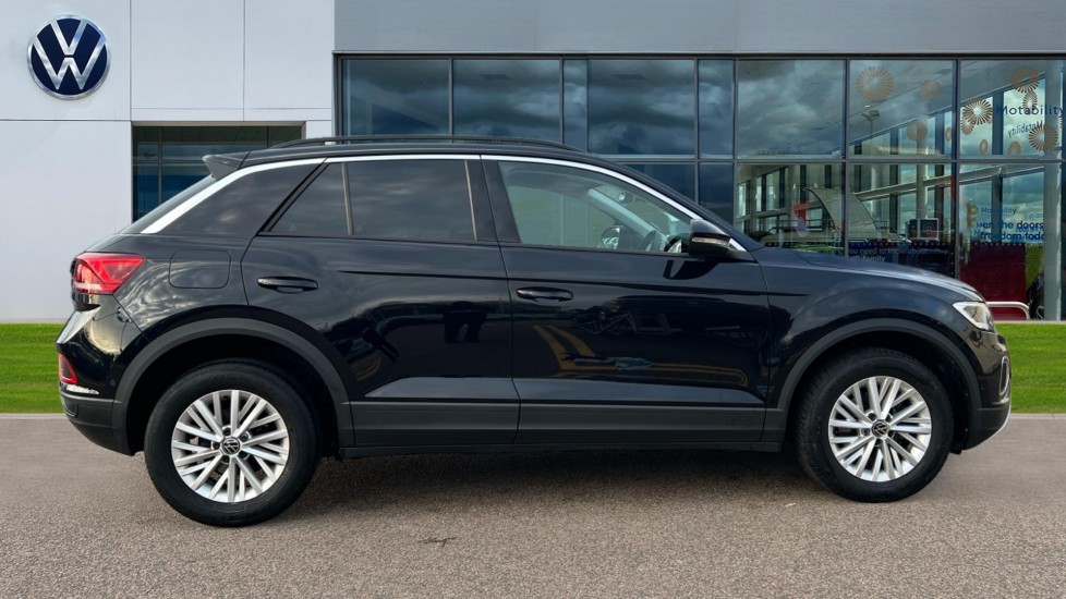 Used Volkswagen T-Roc 2023 for sale - 76526500: Photo 4