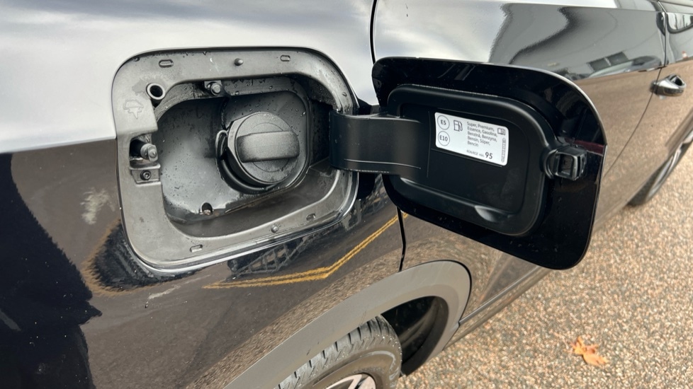 Used Volkswagen T-Roc 2025 for sale - 76873517: Photo 29