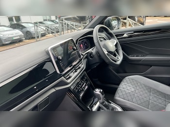 Used Volkswagen T-Roc 2025 for sale - 76873517: Photo