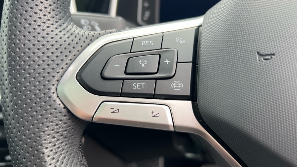 Used Volkswagen T-Roc 2025 for sale - 76873517: Photo 31