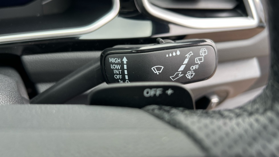 Used Volkswagen T-Roc 2025 for sale - 76873517: Photo 32