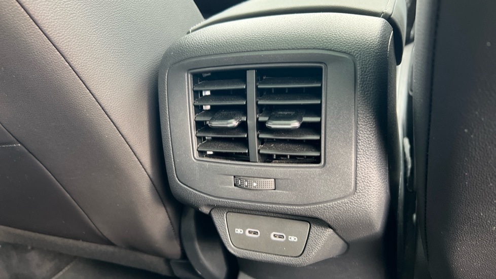 Used Volkswagen T-Roc 2025 for sale - 76873517: Photo 34