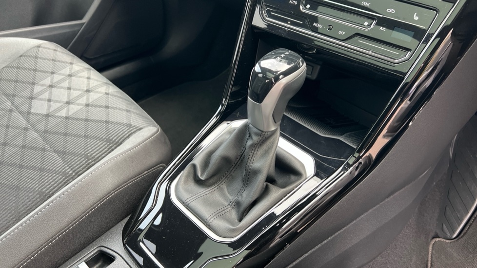 Used Volkswagen T-Roc 2025 for sale - 76873517: Photo 36