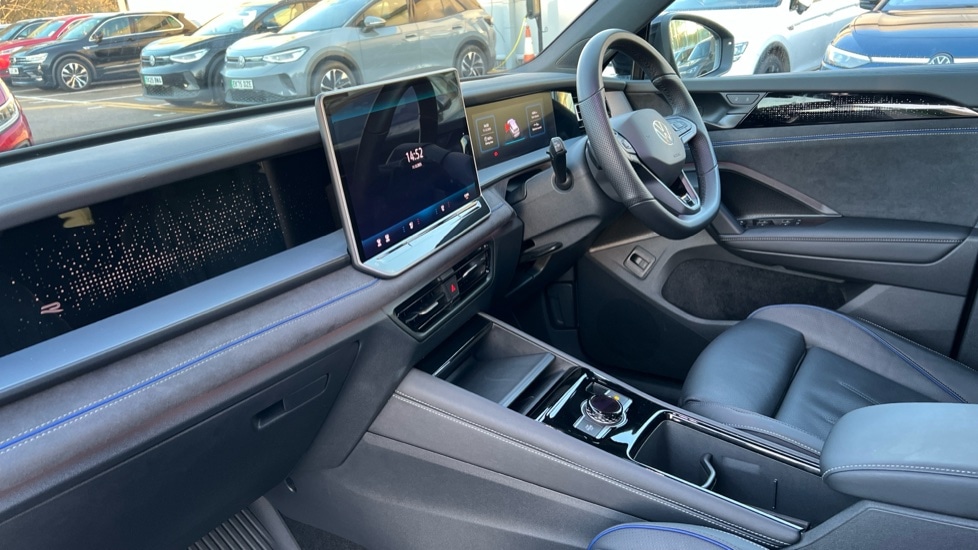 Used Volkswagen Touran 2025 for sale - 77060618: Photo 2