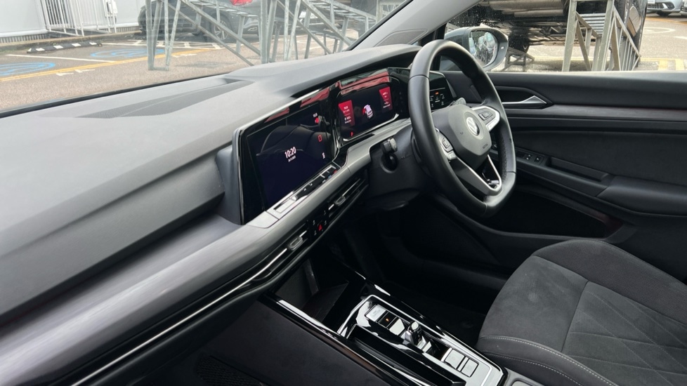 Used Volkswagen Golf 2022 for sale - 77050915: Photo 2