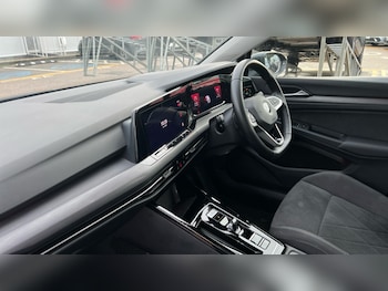 Used Volkswagen Golf 2022 for sale - 77050915: Photo